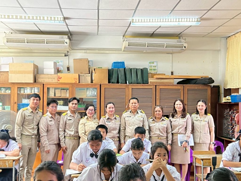 ลงพื้นที่ติดตามการจัดการศึกษาทางไกลแบบสื่อสารสองทาง สำหรับระดับมัธยมศึกษาตอนต้น (Interactive Distance Learning : IDL) ห้องเรียนสื่อสารสองทาง (ห้องเรียนปลายทาง)